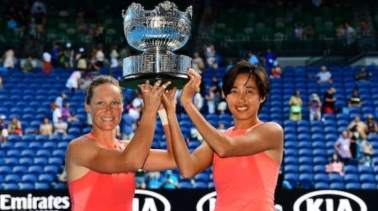 australijen open otvoreno prvenstvo australije melburn 2019 finale zneskog dubla samanta stosur suai zeng protiv kristine maldenovic i timee babaos 2-0