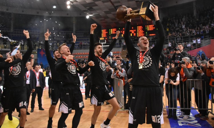 Kup Radivoja Koraća muška košarka Partizan Crvena zvezda Andrea Trinkjeri Dragan Šakota Ognjen Jaramaz Markus Pejdž Novica Veličković košarkaši