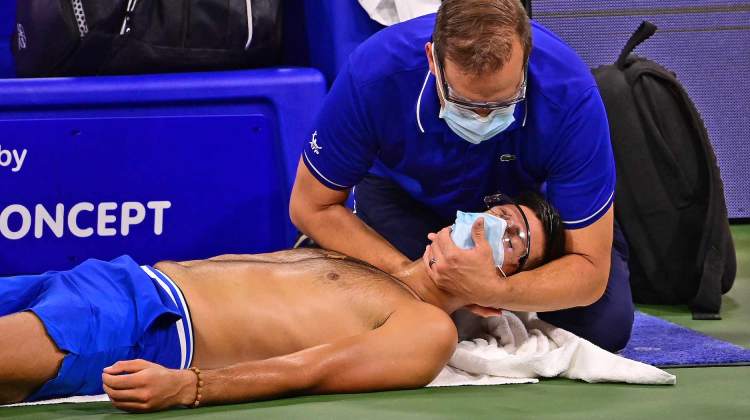 novak djokovic medicinski tajm aut finale sinsinatija protiv milosa raonica