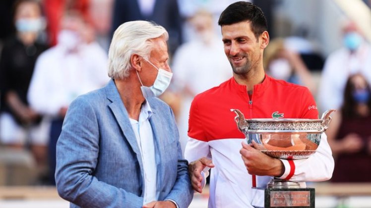 novak djokovic stefanos cicipas 3-2 finale rolan garos otvoreno prenstvo francuske u tenisu pariz 2021 dzim kurijer i bjern borg urucili trofeje