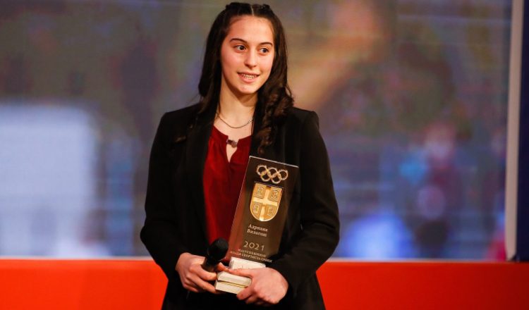 adriana vilagos bacanje koplja najbolja mlada sportistkinja srbije