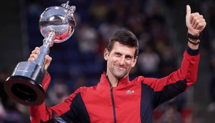 atp 500 tokio japan novak djokovic sa peharom nole pobedio dzona milmana u finalu sa 6-3 6-2 za 76 titulu u karijeri u 110 finalu